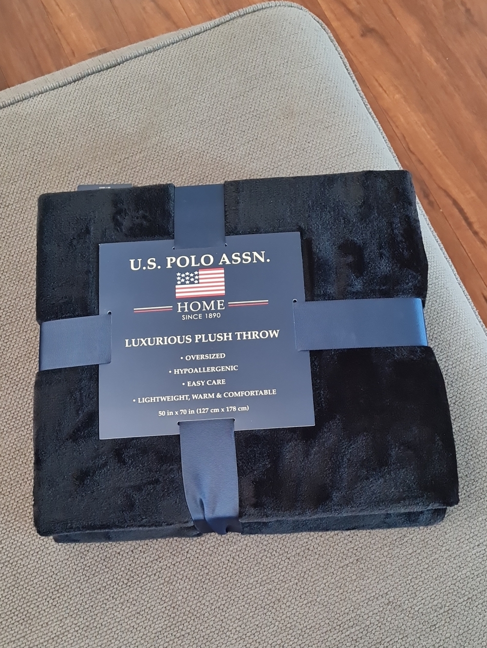 U.S. Polo Assn. Luxudious Plush Throw - Black